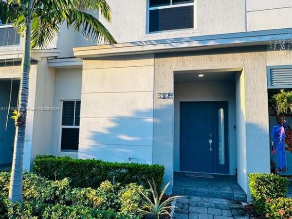 325 NE 1st Dr, Florida City, FL 33034