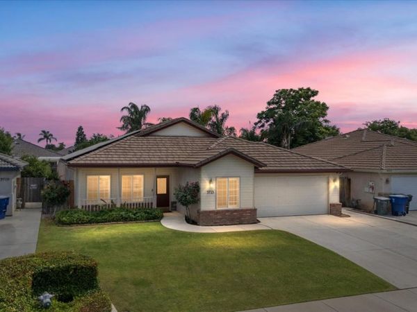 9713 Mona Lisa Lane, Bakersfield, CA 93312