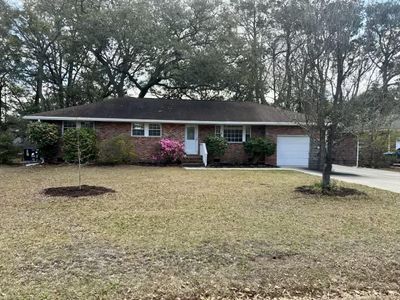 1720 Somerset Circle, Charleston, SC 29407