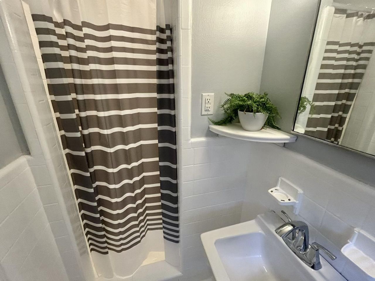 1720 Somerset Circle Photo 18