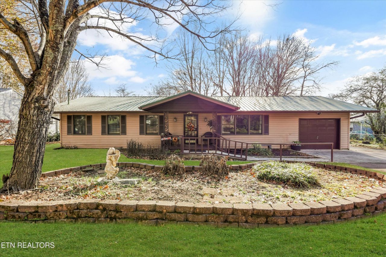 4318 Garden Drive, Knoxville, TN 37918 Main Photo