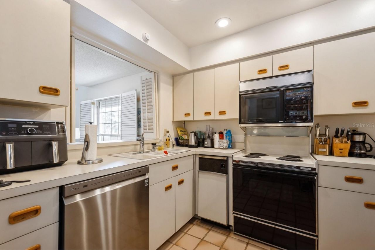 1195 Coquille Street, Unit 309, Sarasota, FL 34242 Photo