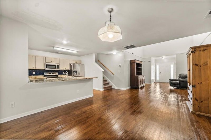 2451 Scholar Lane Photo 4