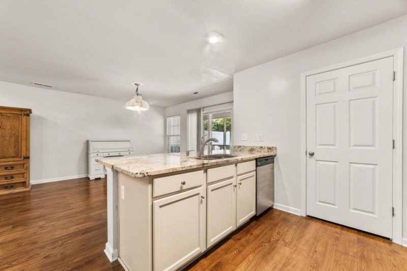 2451 Scholar Lane Photo 5