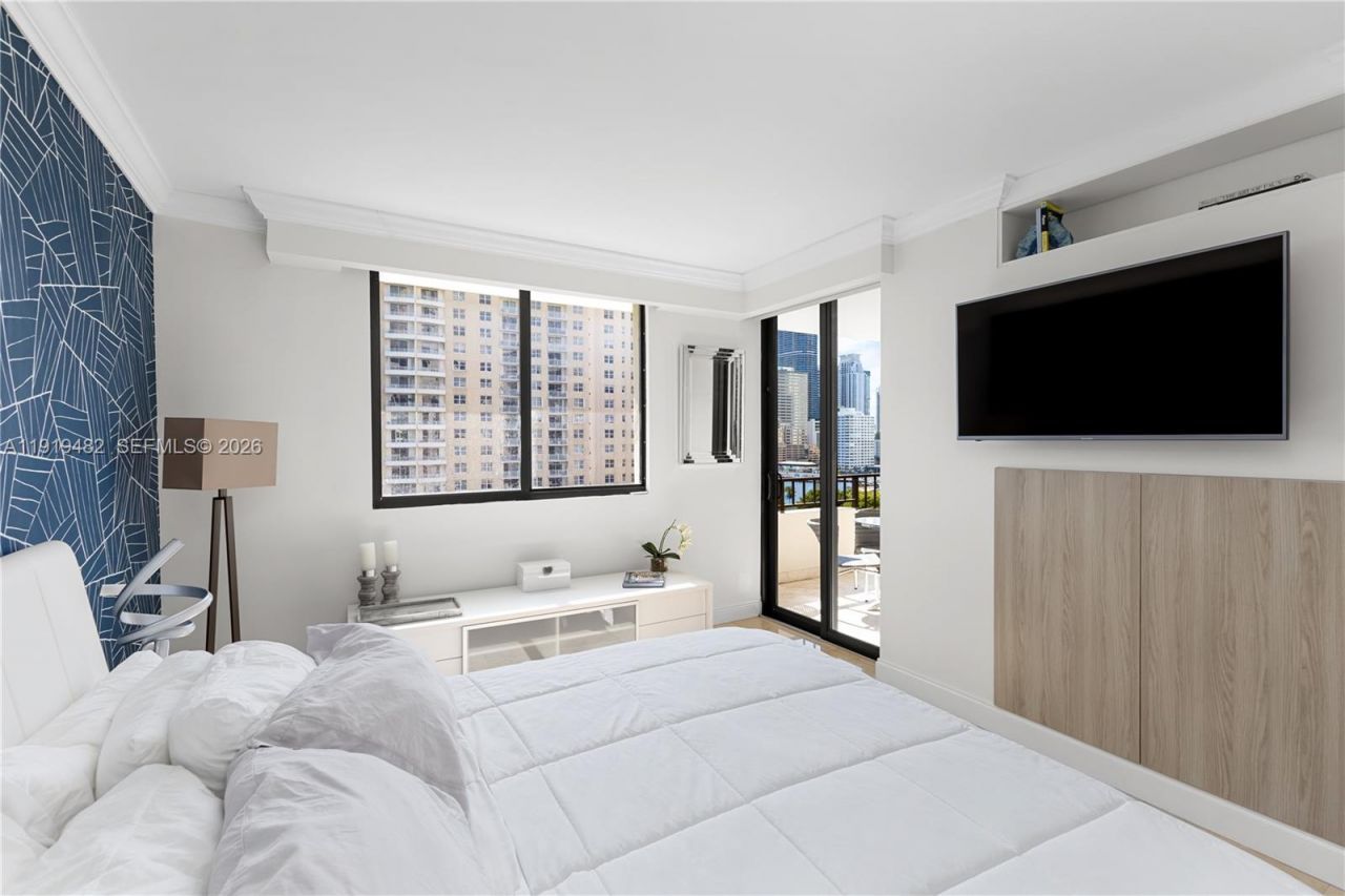 520 Brickell Key Dr, Unit A1207, Miami, FL 33131 Photo