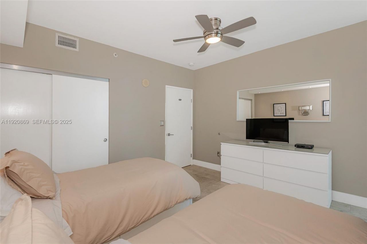 17555 E Atlantic Blvd, Unit 1005, Sunny Isles Beach, FL 33160 Photo