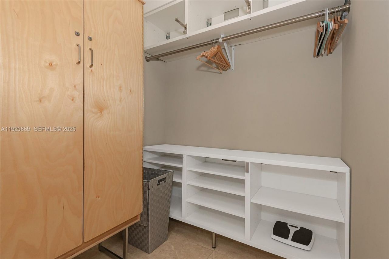 17555 E Atlantic Blvd, Unit 1005, Sunny Isles Beach, FL 33160 Photo