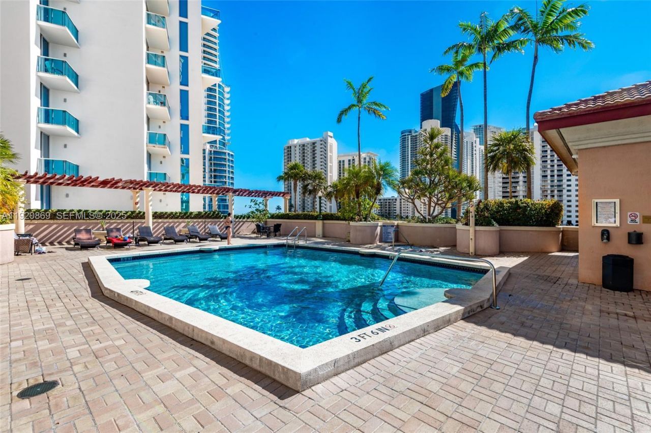 17555 E Atlantic Blvd, Unit 1005, Sunny Isles Beach, FL 33160 Photo