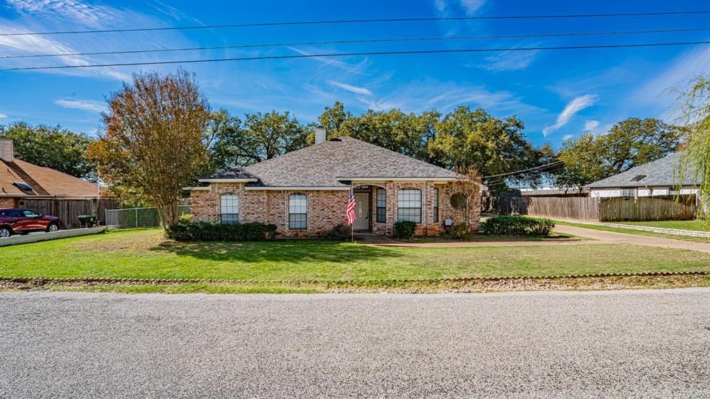 4018 View Point Drive, Granbury, TX 76048 Main Photo
