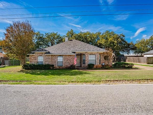4018 View Point Drive, Granbury, TX 76048