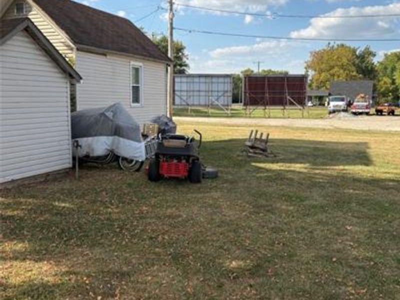 408 N Main Street, West Manchester, OH 45382 Photo 5