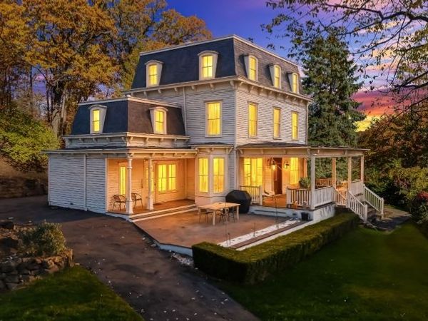 1370 Johnston Dr, Watchung, NJ 07069