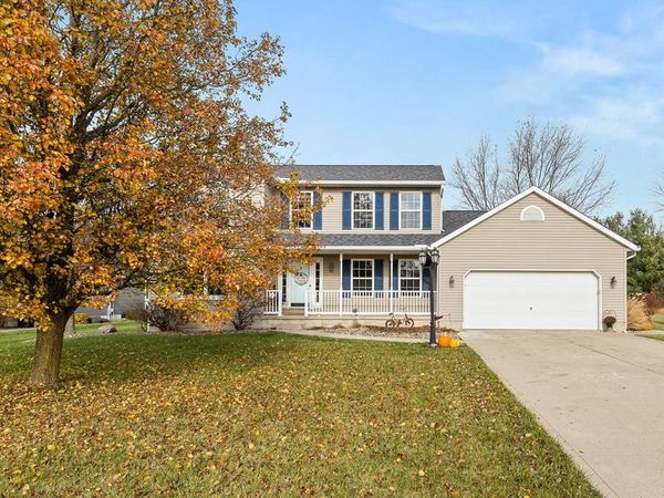 715 Cedar Mill Dr, Crestline, OH 44827