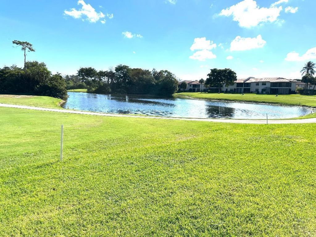 8305 Casa Del Lago, Unit E, Boca Raton, FL 33433 Photo