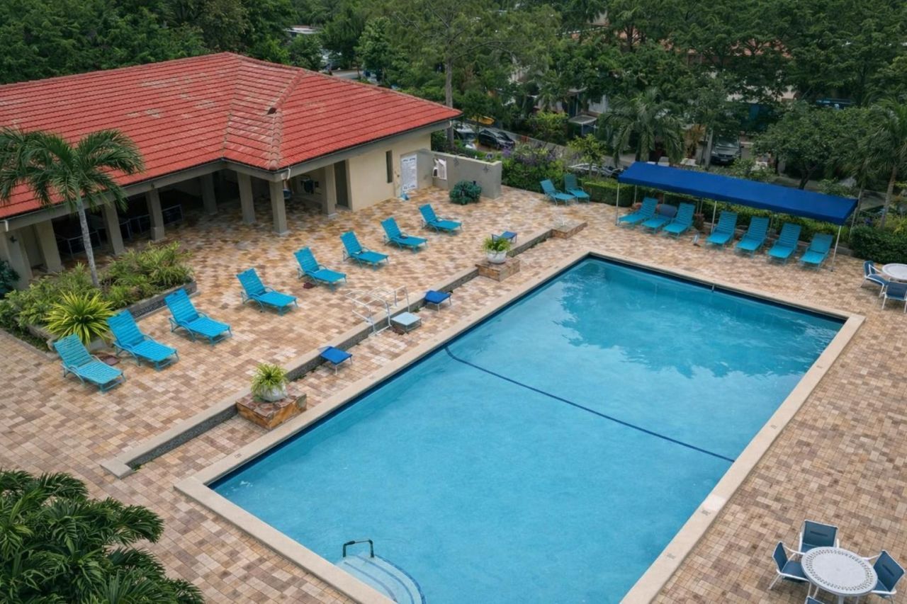 8305 Casa Del Lago, Unit E, Boca Raton, FL 33433 Photo