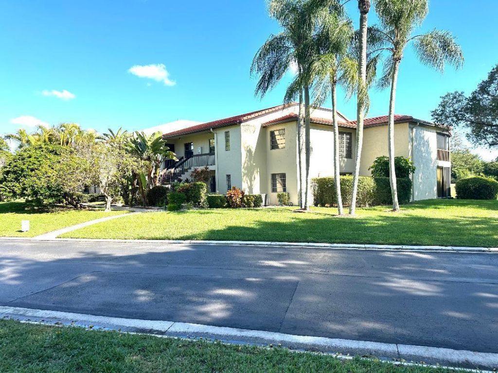8305 Casa Del Lago, Unit E, Boca Raton, FL 33433 Photo
