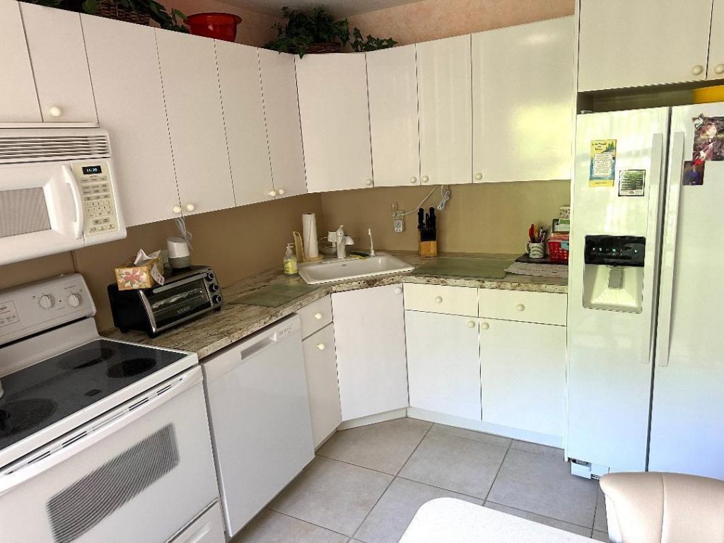 8305 Casa Del Lago, Unit E, Boca Raton, FL 33433 Photo