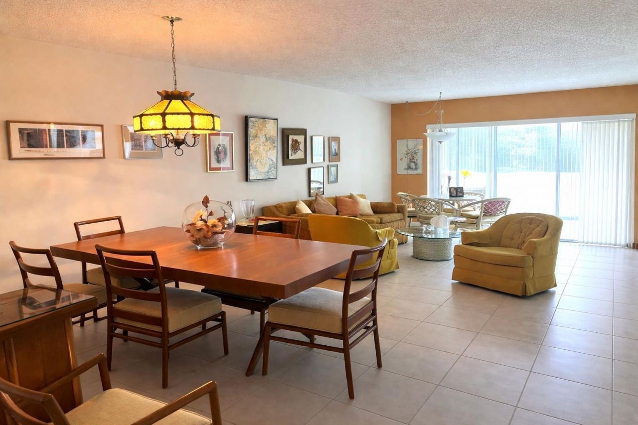 8305 Casa Del Lago, Unit E, Boca Raton, FL 33433 Photo