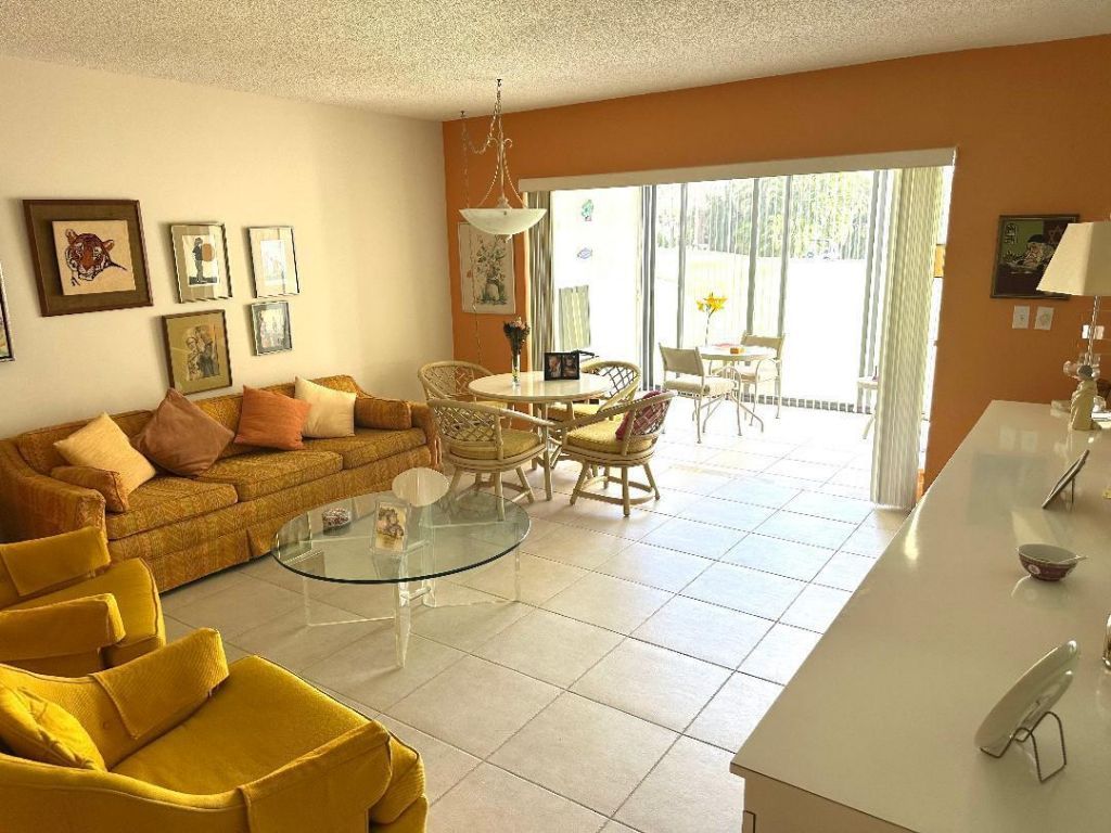 8305 Casa Del Lago, Unit E, Boca Raton, FL 33433 Photo