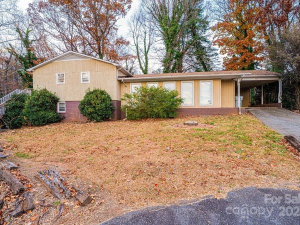 711 Meredith Court SW, Lenoir, NC 28645