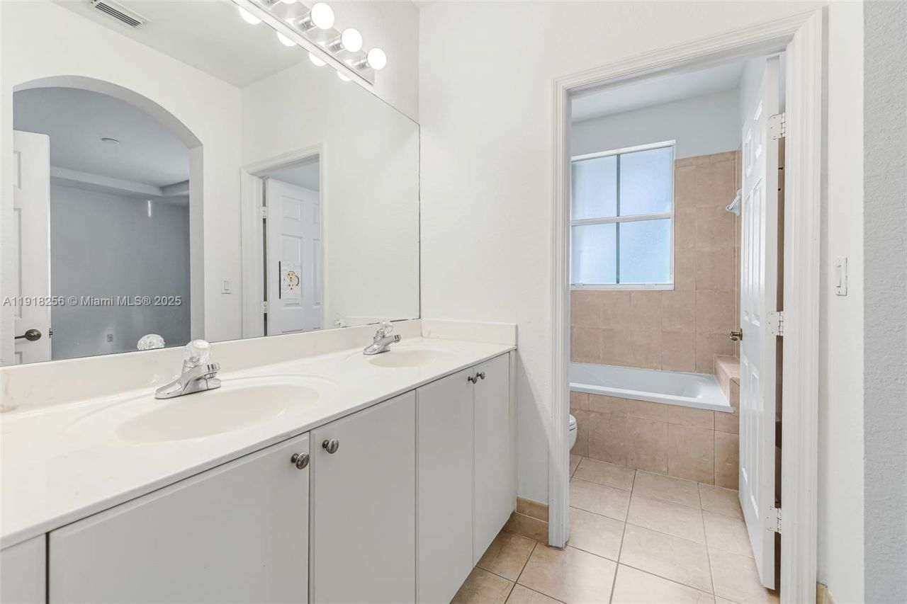 12566 SW 126th Ave, Miami, FL 33186 Photo