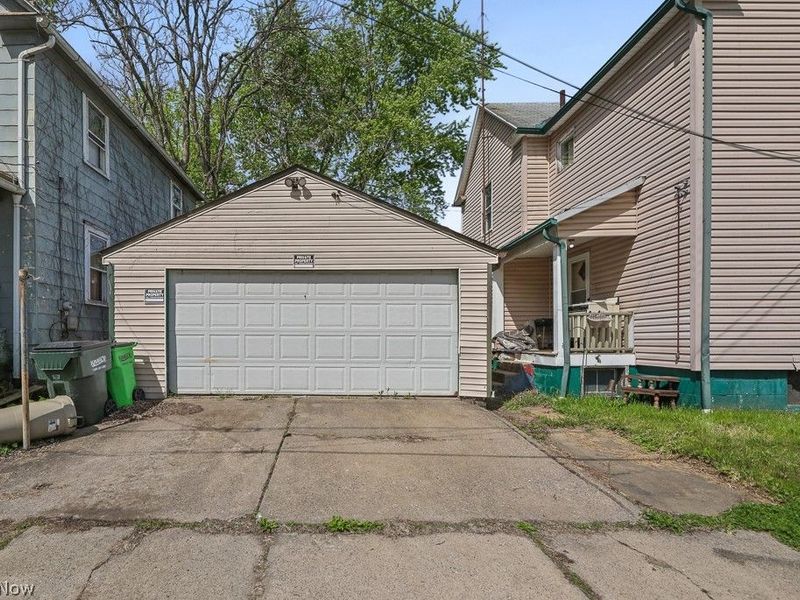 955 E Summit Street, Alliance, OH 44601 Photo 2