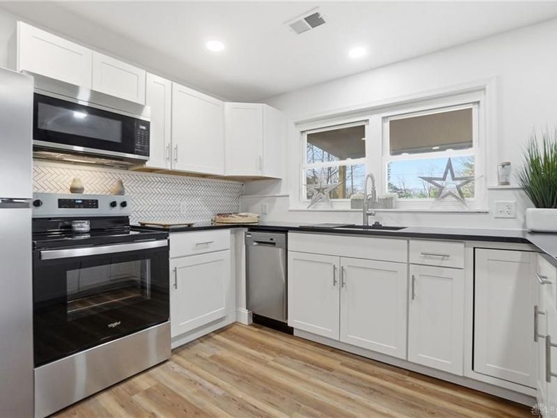 9185 S Mann Road, Bethel Township, OH 45371 Photo 18