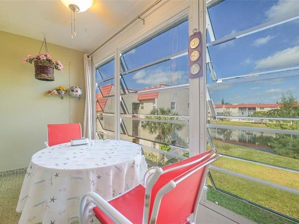 3051 Sunrise Lakes Dr, Unit 302, Fort Lauderdale, FL 33322