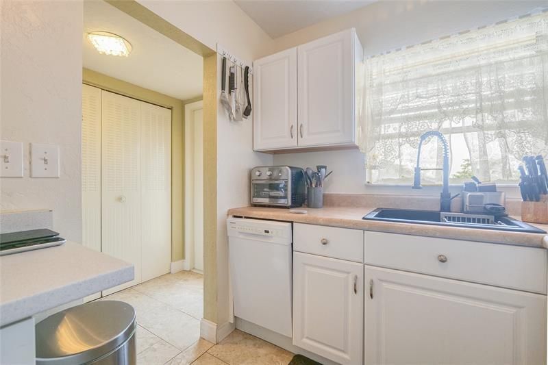 3051 Sunrise Lakes Drive, Unit 302, Fort Lauderdale, FL 33322 Photo