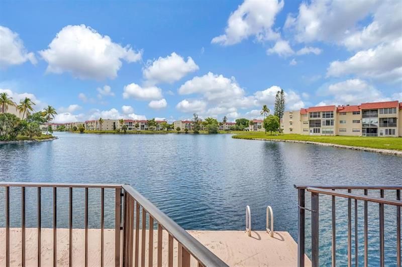 3051 Sunrise Lakes Drive, Unit 302, Fort Lauderdale, FL 33322 Photo