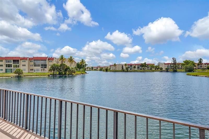 3051 Sunrise Lakes Drive, Unit 302, Fort Lauderdale, FL 33322 Photo