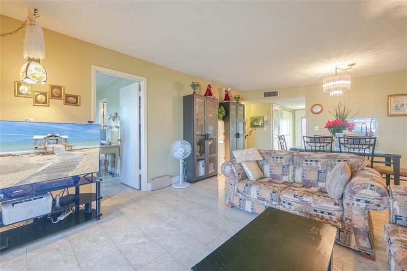 3051 Sunrise Lakes Drive, Unit 302, Fort Lauderdale, FL 33322 Photo