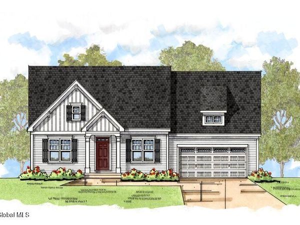 25 Angeles Avenue, Saratoga Springs, NY 12866