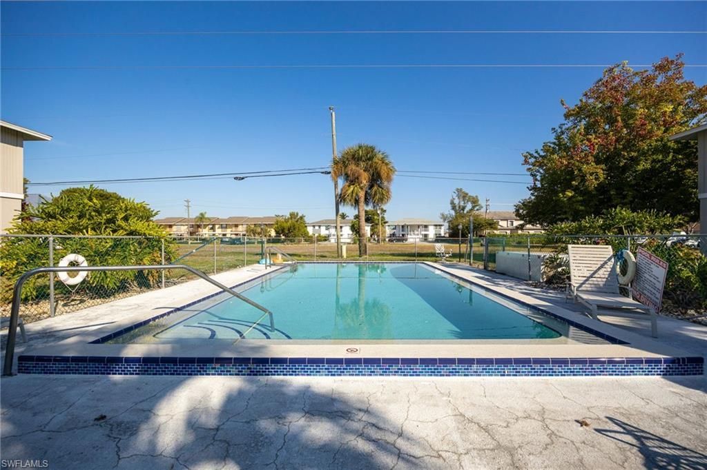 423 Cape Coral Pkwy W, Unit 102, Cape Coral, FL 33914 Photo