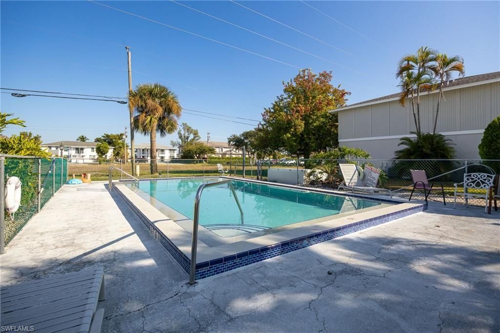 423 Cape Coral Pkwy W, Unit 102, Cape Coral, FL 33914 Photo