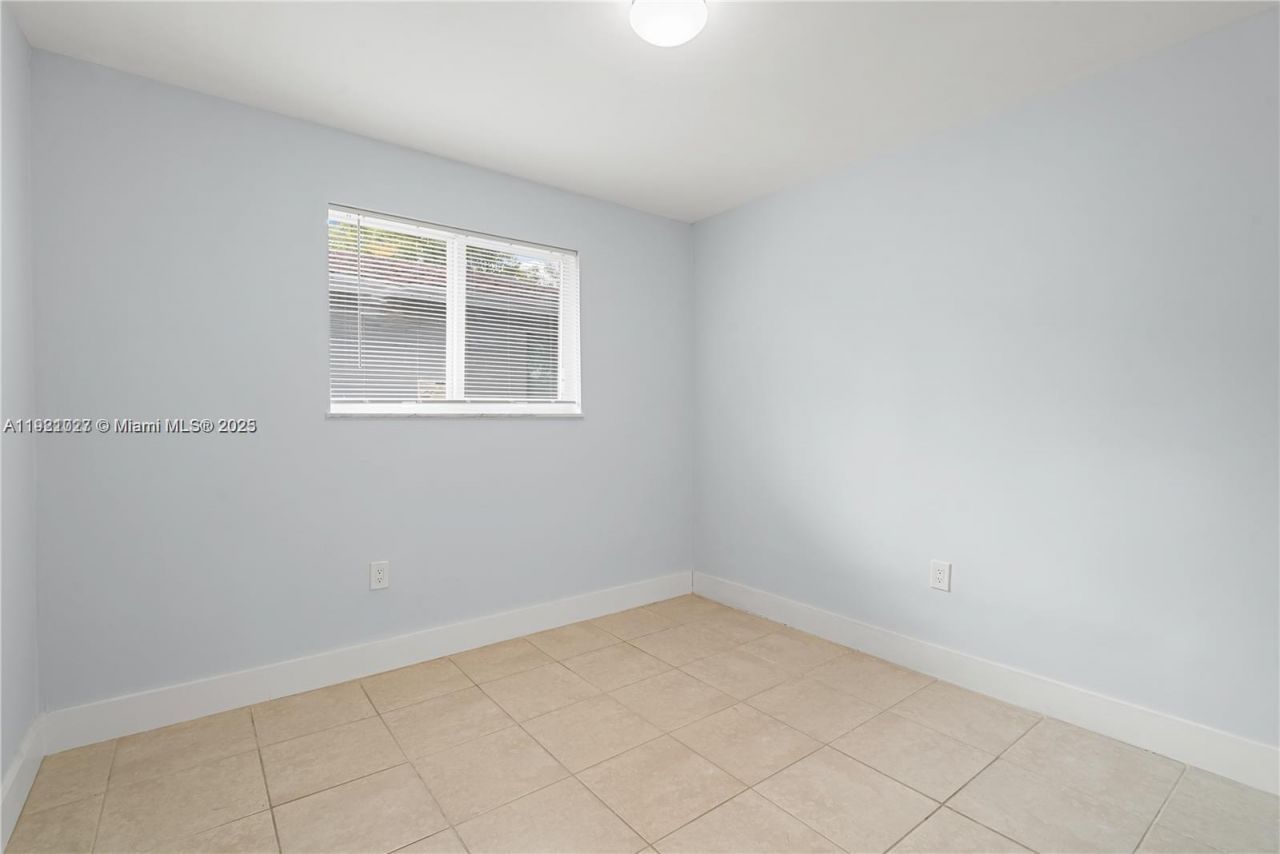 7722 NE 3rd Ct, Unit 2, Miami, FL 33138 Photo