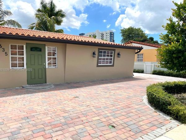 635 SW 64th Ct, Miami, FL 33144