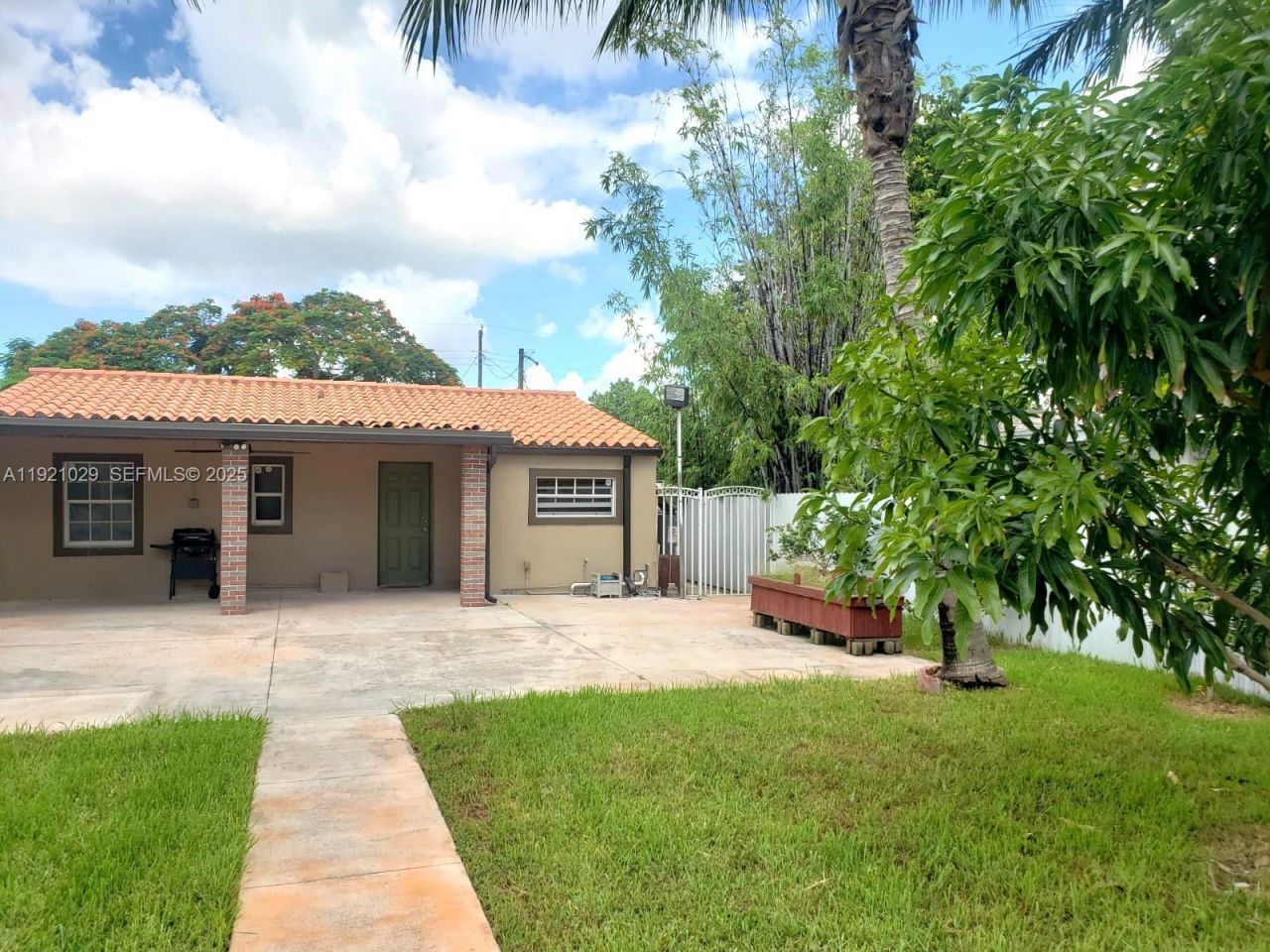 635 SW 64th Ct, Miami, FL 33144 Photo