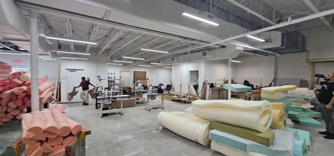 777 NE 125th St, North Miami, FL 33161 Photo