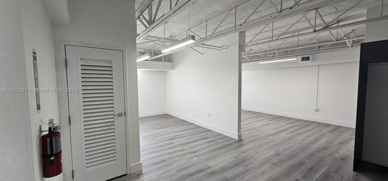 777 NE 125th St, North Miami, FL 33161 Photo