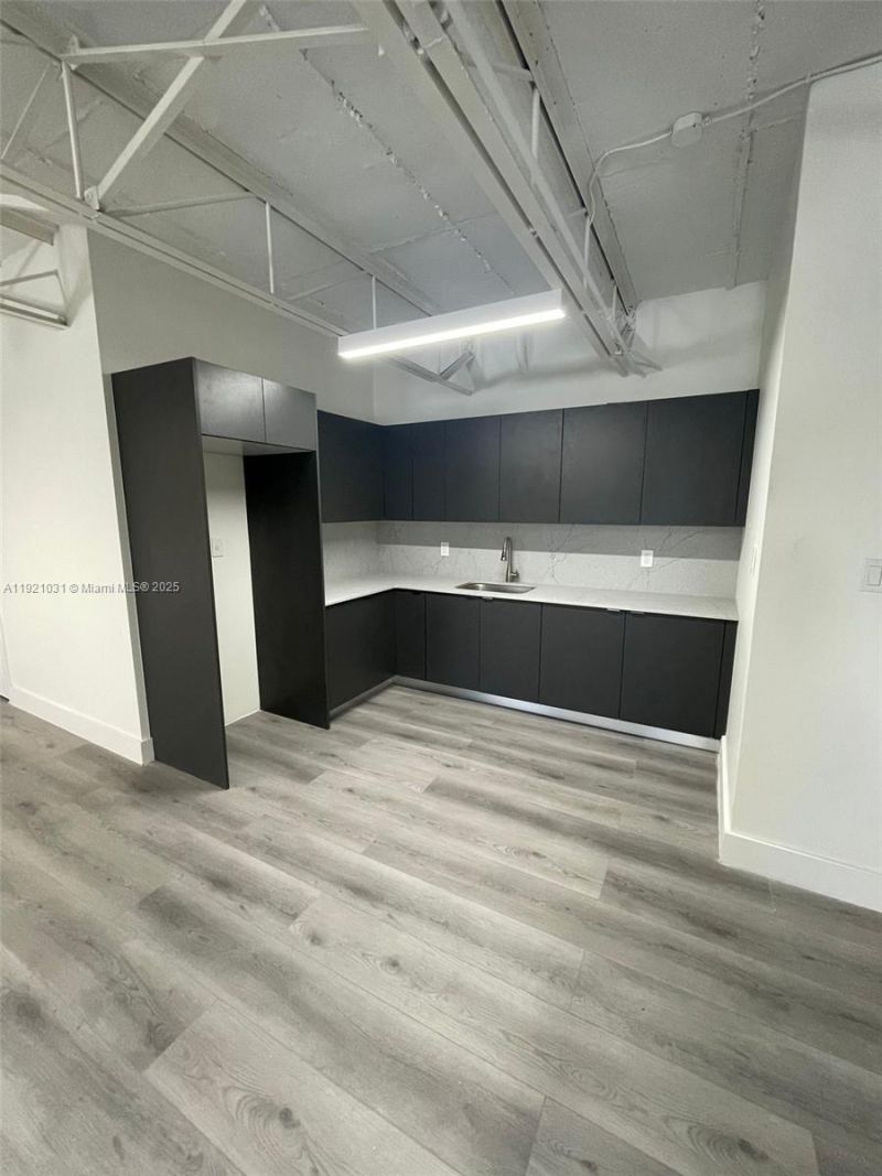 777 NE 125th St, North Miami, FL 33161 Photo