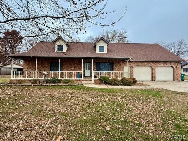 654 S 7th Street, Breese, IL 62230