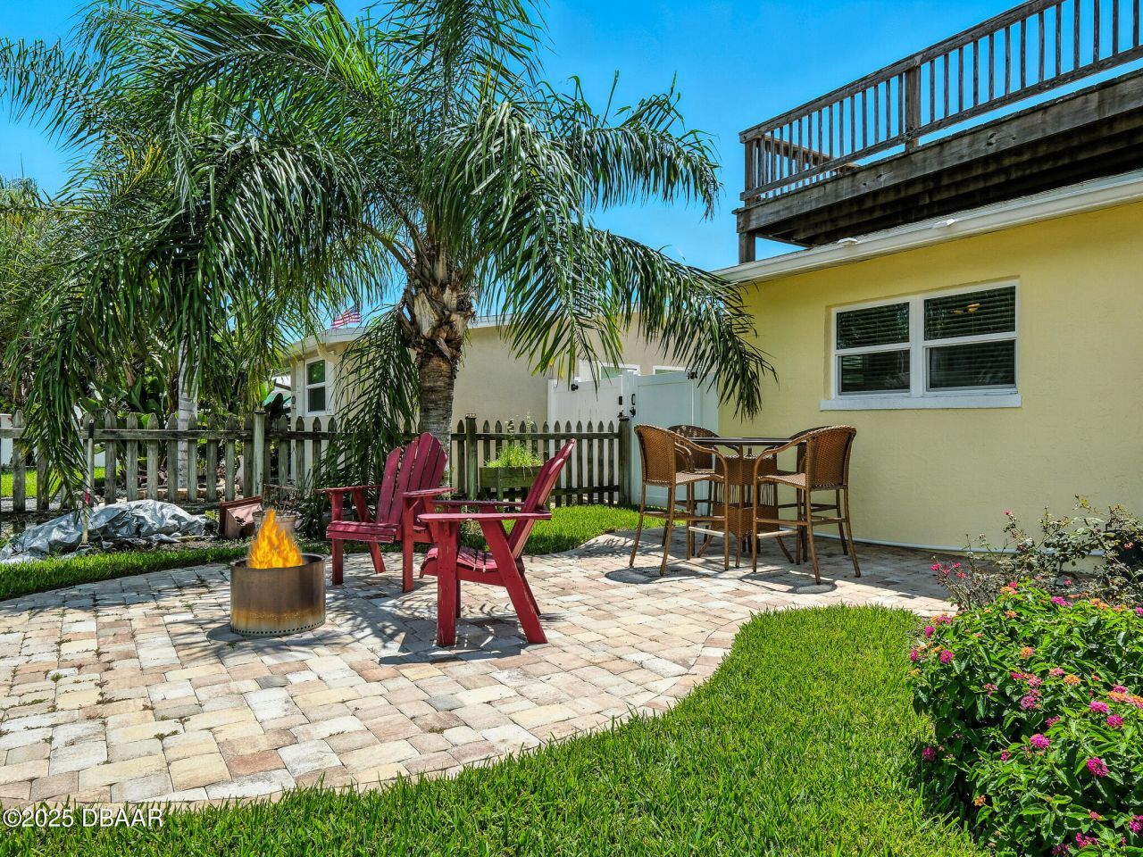833 E 25th Avenue, New Smyrna Beach, FL 32169 Photo