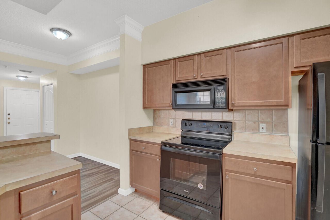 9845 Baywinds Drive, Unit 6102, West Palm Beach, FL 33411 Photo