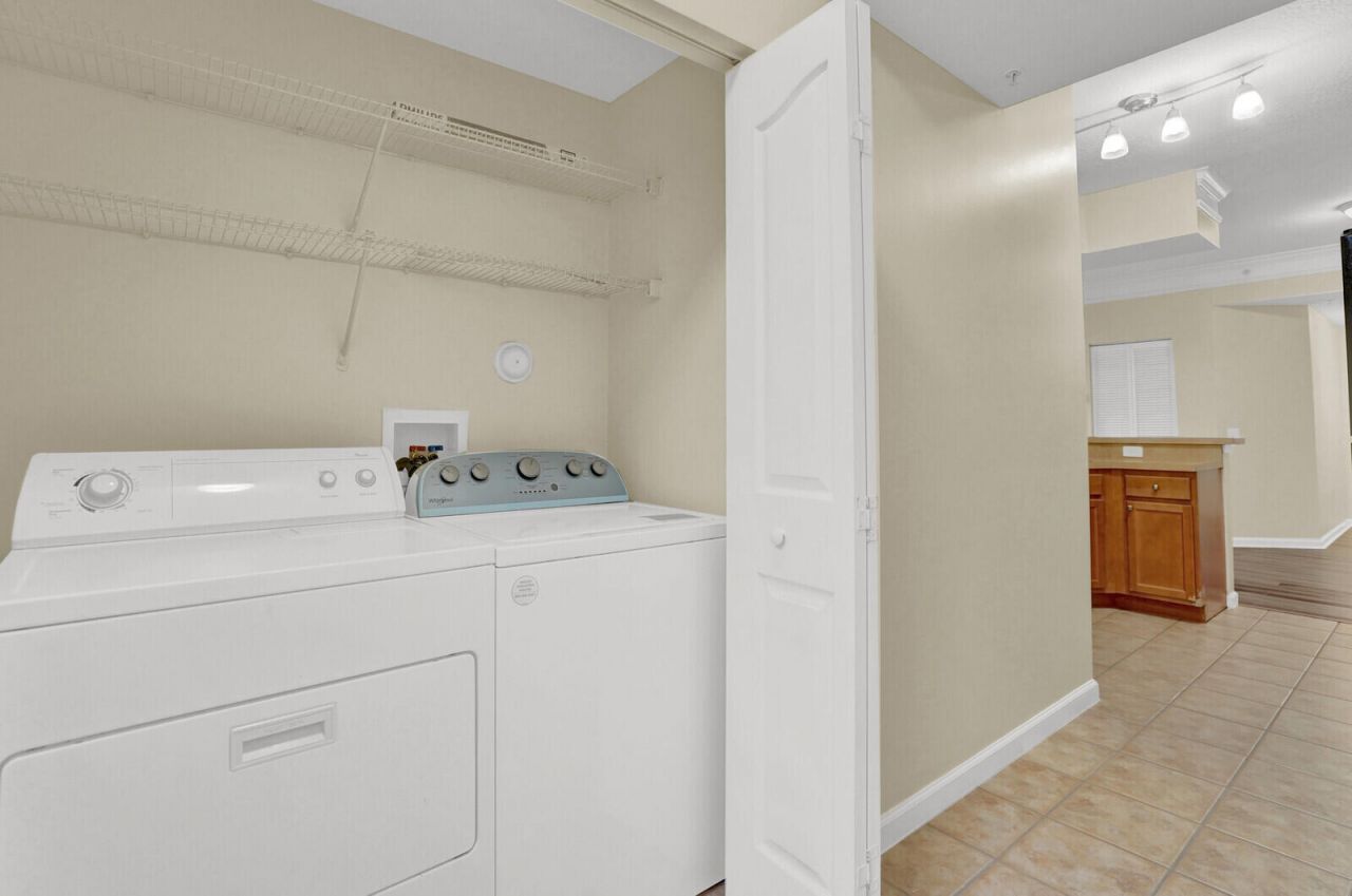 9845 Baywinds Drive, Unit 6102, West Palm Beach, FL 33411 Photo