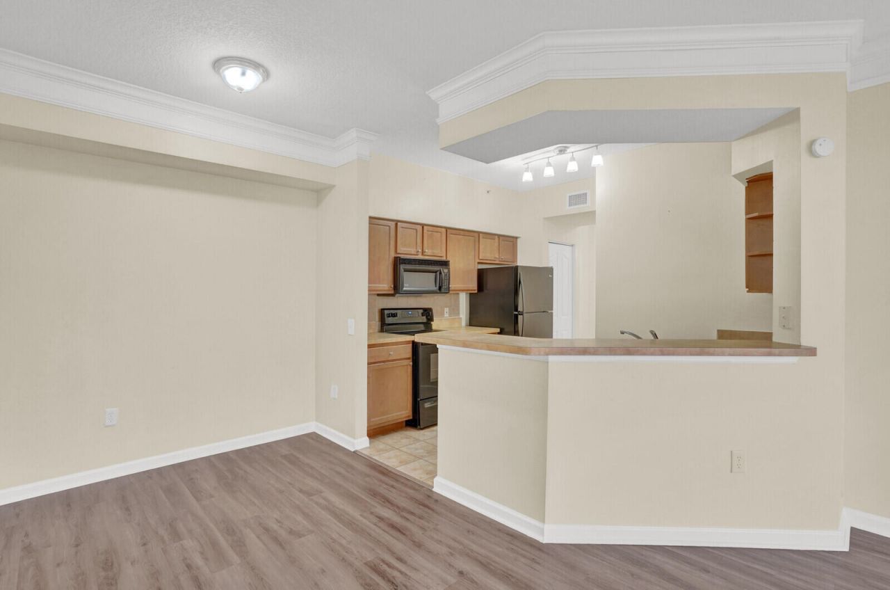 9845 Baywinds Drive, Unit 6102, West Palm Beach, FL 33411 Photo