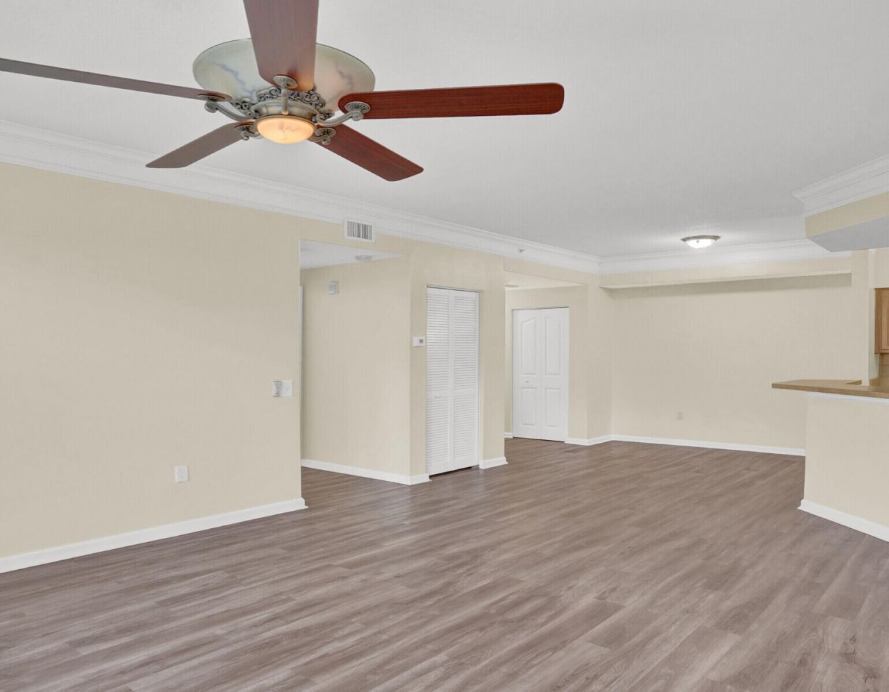 9845 Baywinds Drive, Unit 6102, West Palm Beach, FL 33411 Photo