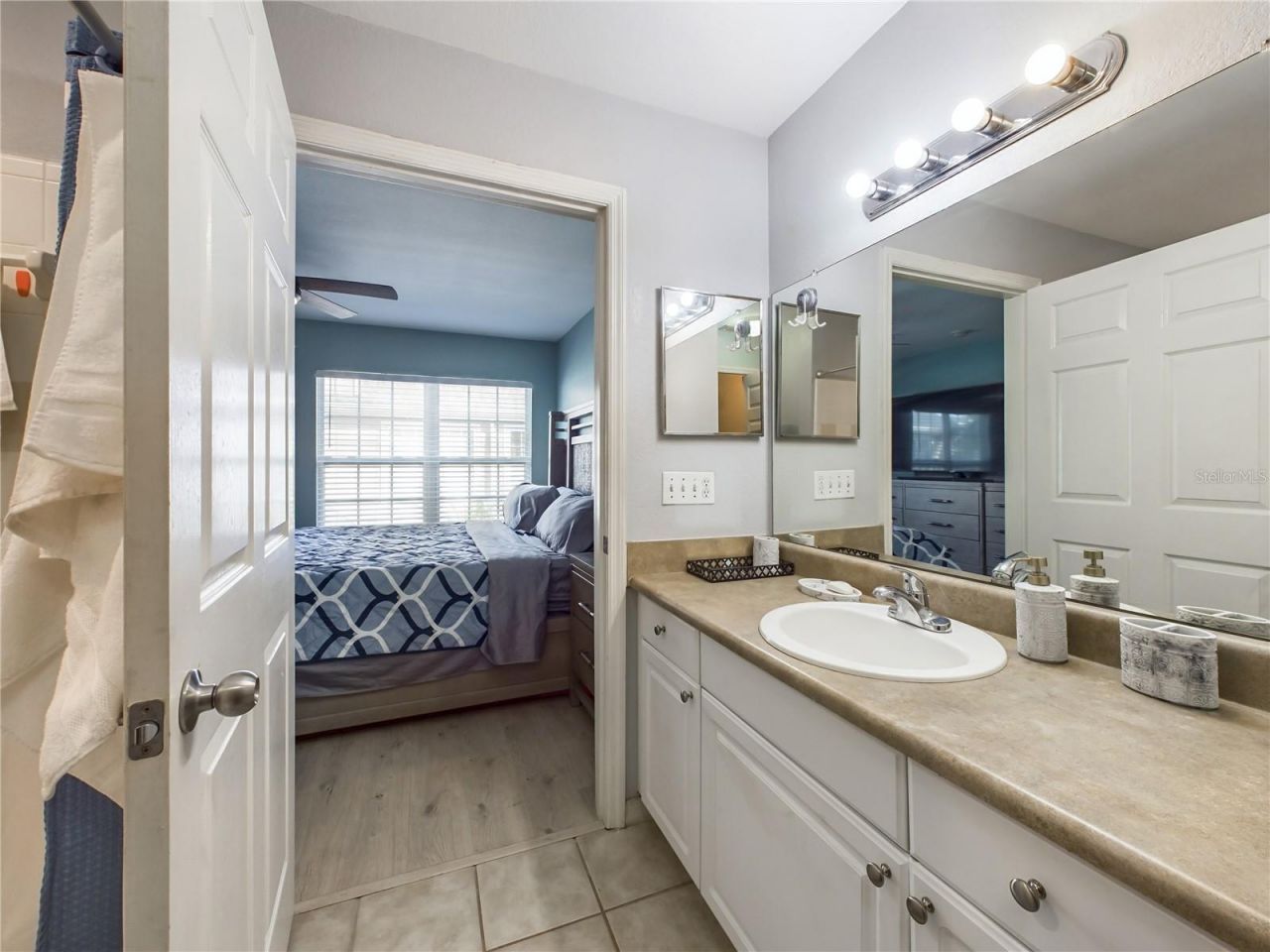 5521 Rosehill Road, Unit 203, Sarasota, FL 34233 Photo