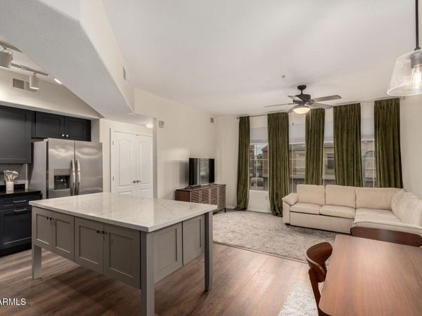 240 W JUNIPER Avenue, Unit 1010, Gilbert, AZ 85233