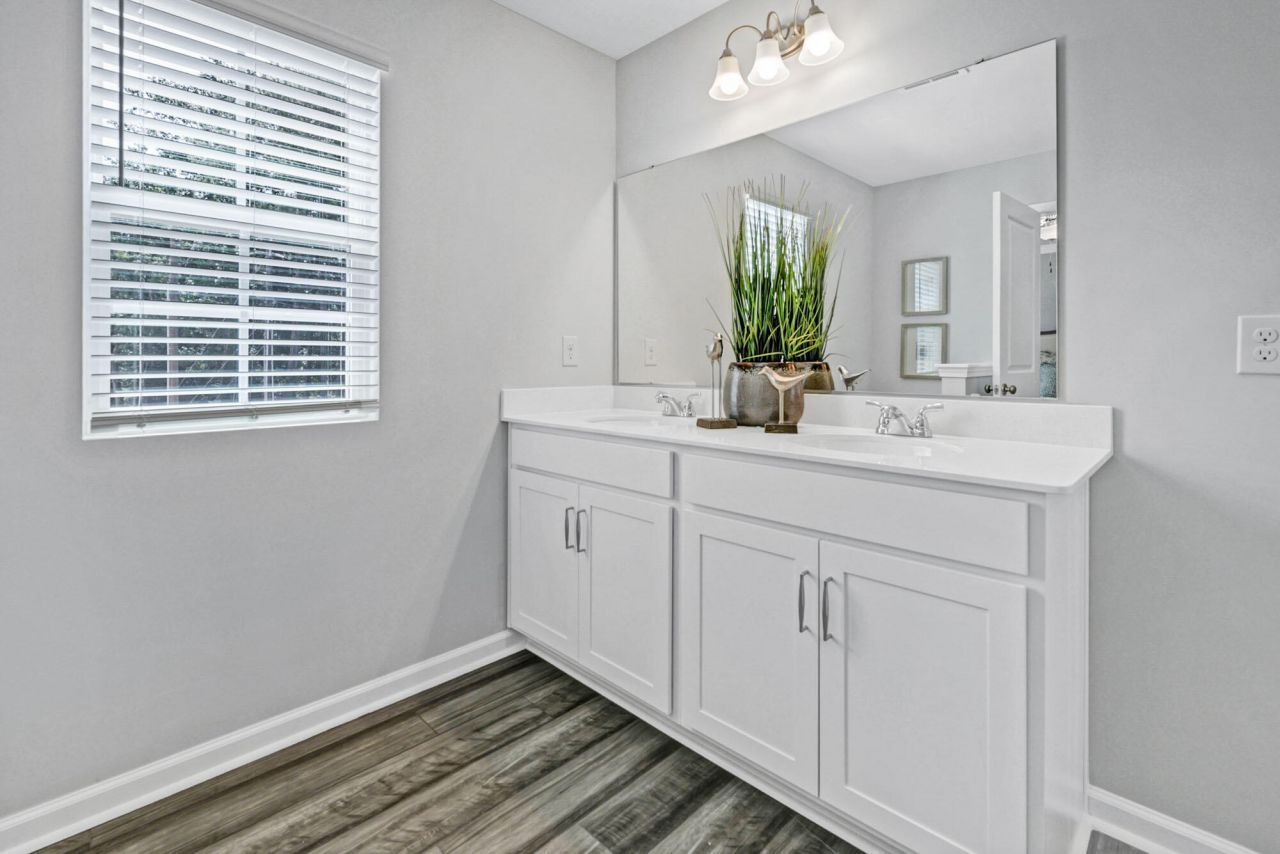 215 Central Creek Drive Photo 14